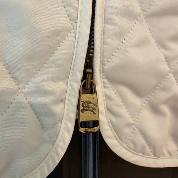 White Quilted Burberry Jacket - Picture 5 of 15